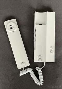 Domácí telefon Tesla