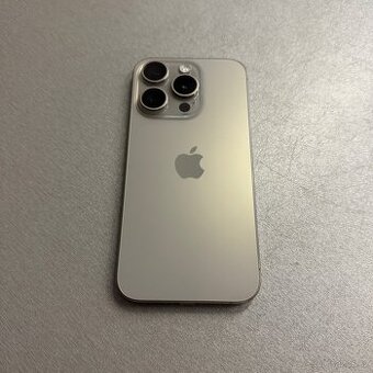 iPhone 15 Pro 256GB natural titan, pěkný stav, rok záruka