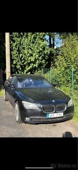 BMW 750i xDrive V8 300kW + 2x motor