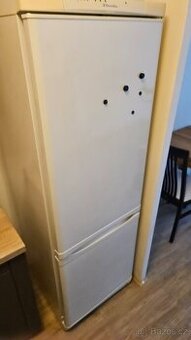 Lednice s mrazákem Electrolux ER3417B