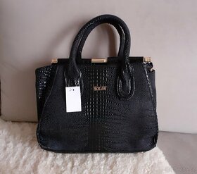 Kabelka Bright černá,hnědá,červená