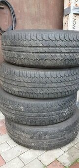 Letní pneu 215/65r17