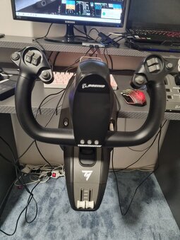 Thrustmaster TCA yoke a quadrant
