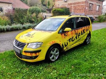 Volkswagen Touran 2.0i CNG, nájezd pouze 162.000 km