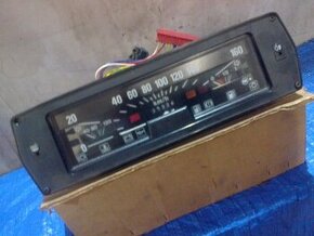 SKODA 105 tachometr-pristrojova deska-palubka