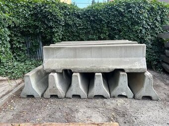 Prodám betonové bariéry/zábrany/svodidla 200x50