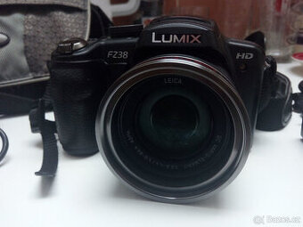Superzoom Panasonic Lumix DMC-FZ38, komplet příslušenství