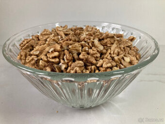 Loupane vlasske orechy-celé půlky