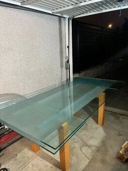 Jídelní stůl rozkládací