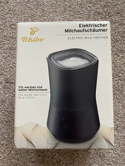 Nový elektrický napěňovač mléka Tchibo - orig. balení, černý