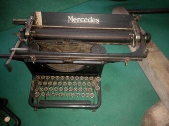 Psací stroje 8 kusů