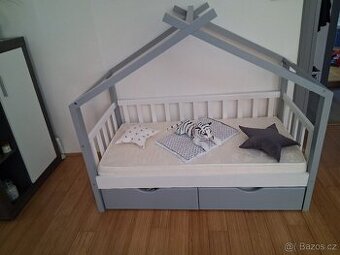 Děská postel s matrací