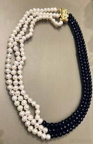 Trojřadý perlový náhrdelník pravé perly, černý onyx