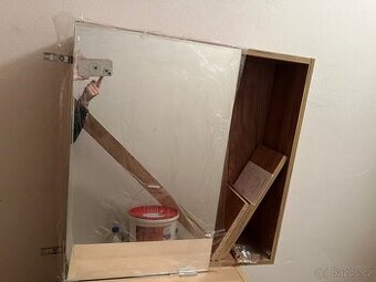 koupelnova zrcadlova skrinka nova