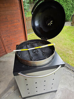 Kanadský gril Napoleon Pro 22, průměr 57 cm