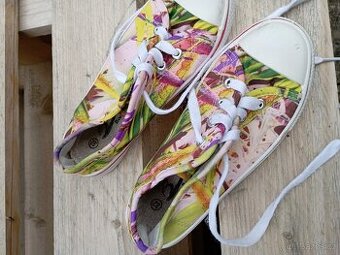 Boty 15. - velikost 32