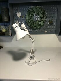 stolní lampa, bílá nebo černá - 1