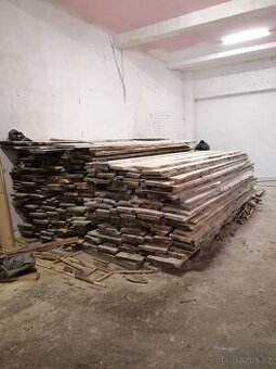 hoblovaný dub prkna délky 4,2 - 5 m