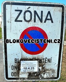 Odvoz aut před blokovým čistěním