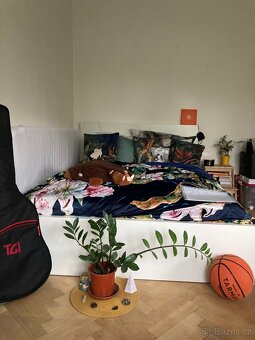 Postel s matraci Ikea malm - 1