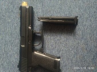 Airsoft zbraň USPS