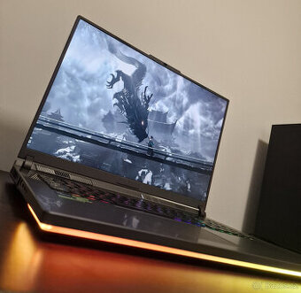 Asus ROG Strix G18 + Dárky