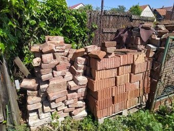 Cihly a tašky za odvoz