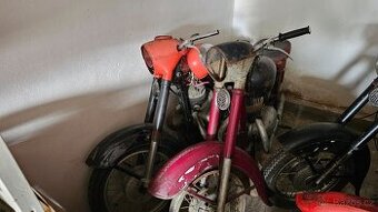 Jawa 250/353 Kývačka