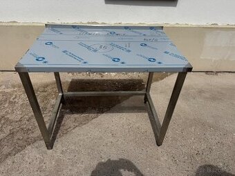 Nerezový stůl 110x70x90cm