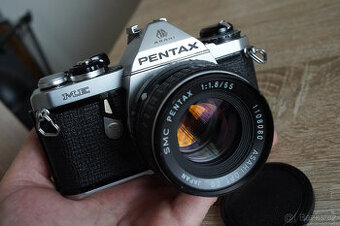 Kinofilmový Pentax ME s objektivem 55/1.8 mm