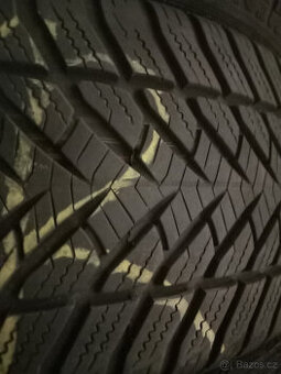 225/45R17 ZIMNÍ PNEUMATIKY GOODYEAR RUNFLAT