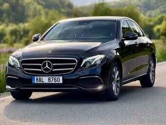 Mercedes-Benz Třídy E 220d (r. 2019) - TOP stav