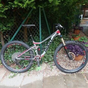 Celoodpružené enduro kolo Giant Trance 27,5"