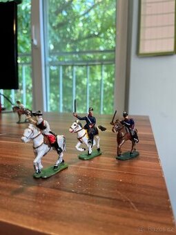 Cínové figurky jezdců– ručně malovaná kavalerie 19. století