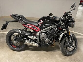 Triumph Street Triple 765 R (2022), 4000km, stav nové moto