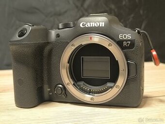 Canon EOS r7