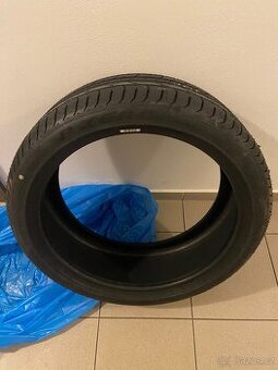 2x Pirelli P Zero 225/40/19 89W Run Flat - 1