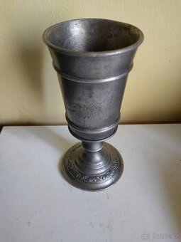 Hezký velký kovový pohár, číše.. Masivní