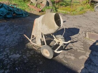 Stavební míchačka malá