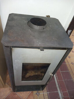 Kamna s teplovodním výměníkem