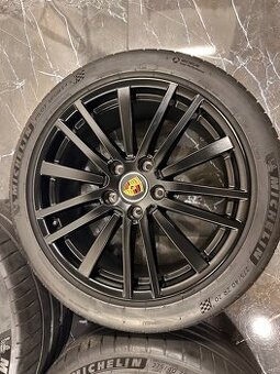 original Porsche Panamera R20 GTS 971601025C