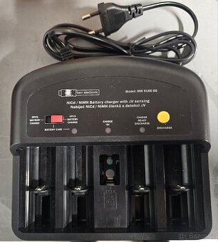 Nabíječka baterií EMOS MW 9168 GS