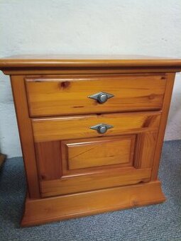 Noční stolek - borovice