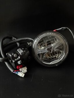 Triumph Bobber Black LED přední světlo + spínací kostka