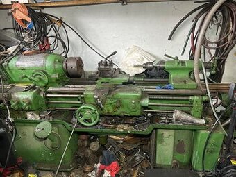 Soustruh se strojí pilou