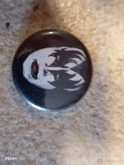 Retro odznaky skupiny AHA, KISS