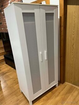 Šatní skříň bílá