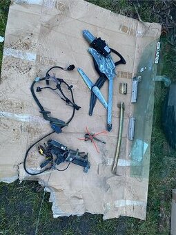 Díly z pravých dveří bmw e36 coupe