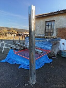 Sloup s ozubeným hřebenem