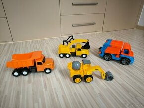 Sada plastových aut